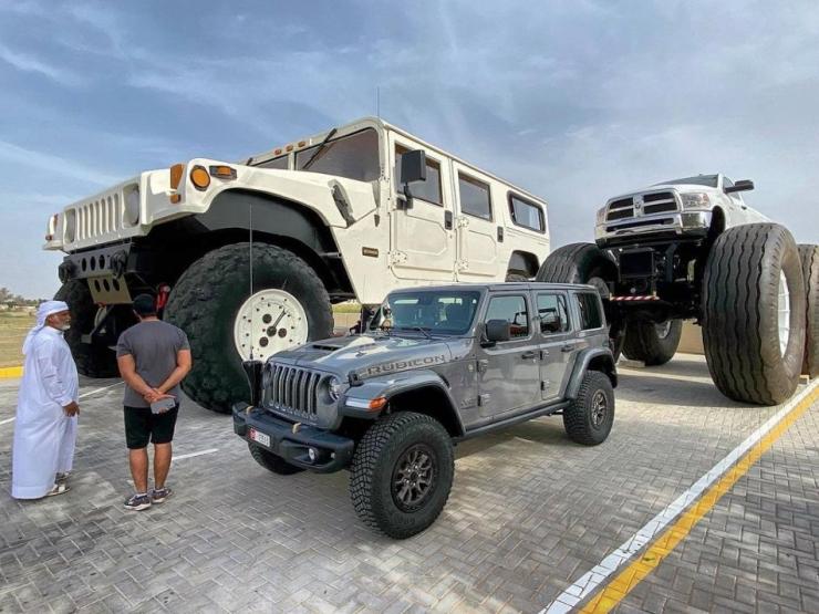 Tỷ phú hoàng gia Ả Rập và thú chơi xe khổng lồ kỳ lạ nhất thế giới