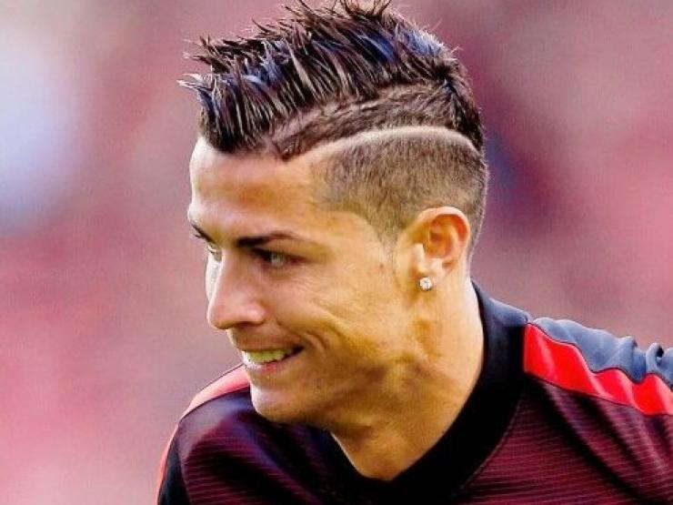 Làm đẹp - Các cầu thủ bóng đá chạy suốt 90 phút thi đấu vẫn "đẹp trai lồng lộn" hóa ra nhờ mẹo này!