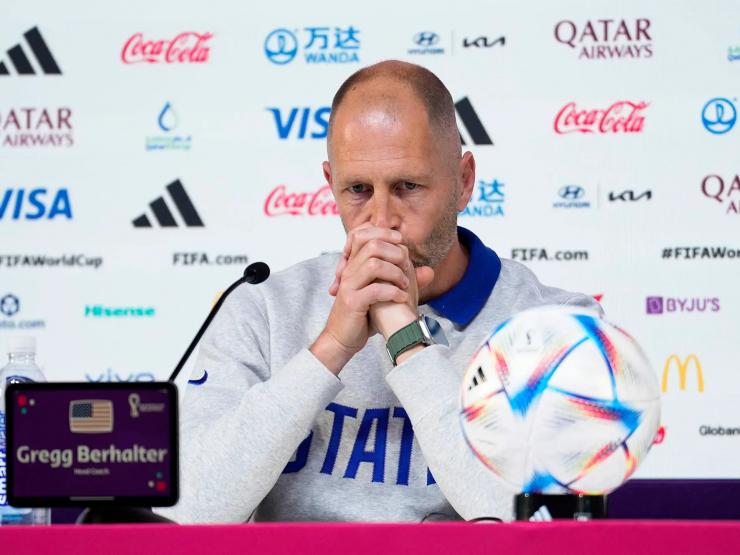 Thế giới - “Sóng gió” trước trận Mỹ - Iran tại World Cup: HLV tuyển Mỹ xin lỗi, nói điều bất ngờ
