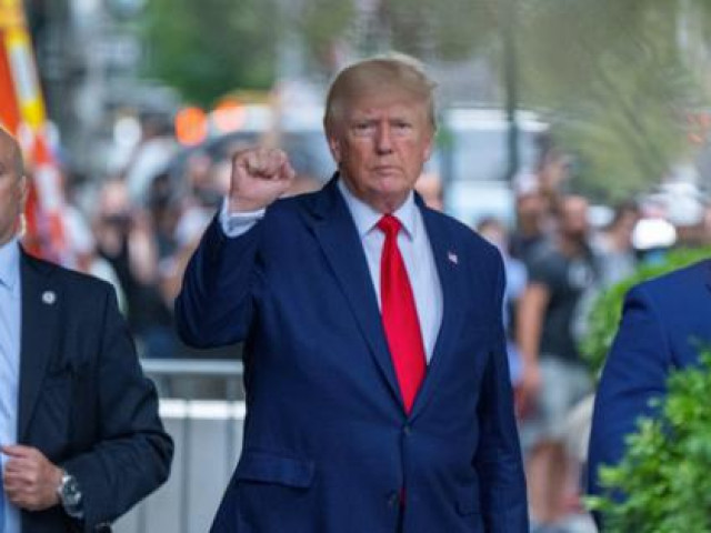 Bữa ăn tối của ông Donald Trump làm Nhà Trắng khó chịu