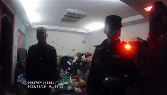 Gọi điện cho cảnh sát hỏi "sao trà sữa mãi không đến", người phụ nữ thoát nguy ngoạn mục - 1