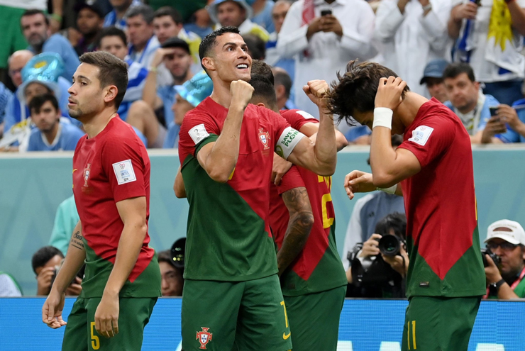 ĐT Bồ Đào Nha đã giành vé đi tiếp sau chiến thắng trước Uruguay