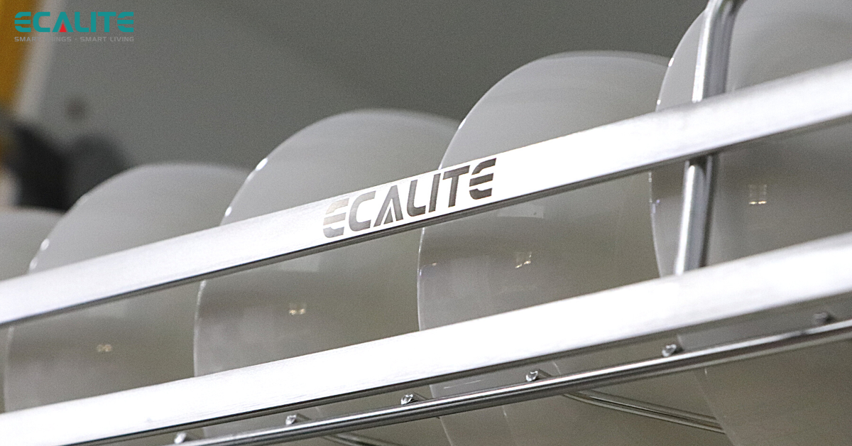 Chất liệu Inox 304 của kệ nâng hạ Ecalite có độ bền cao