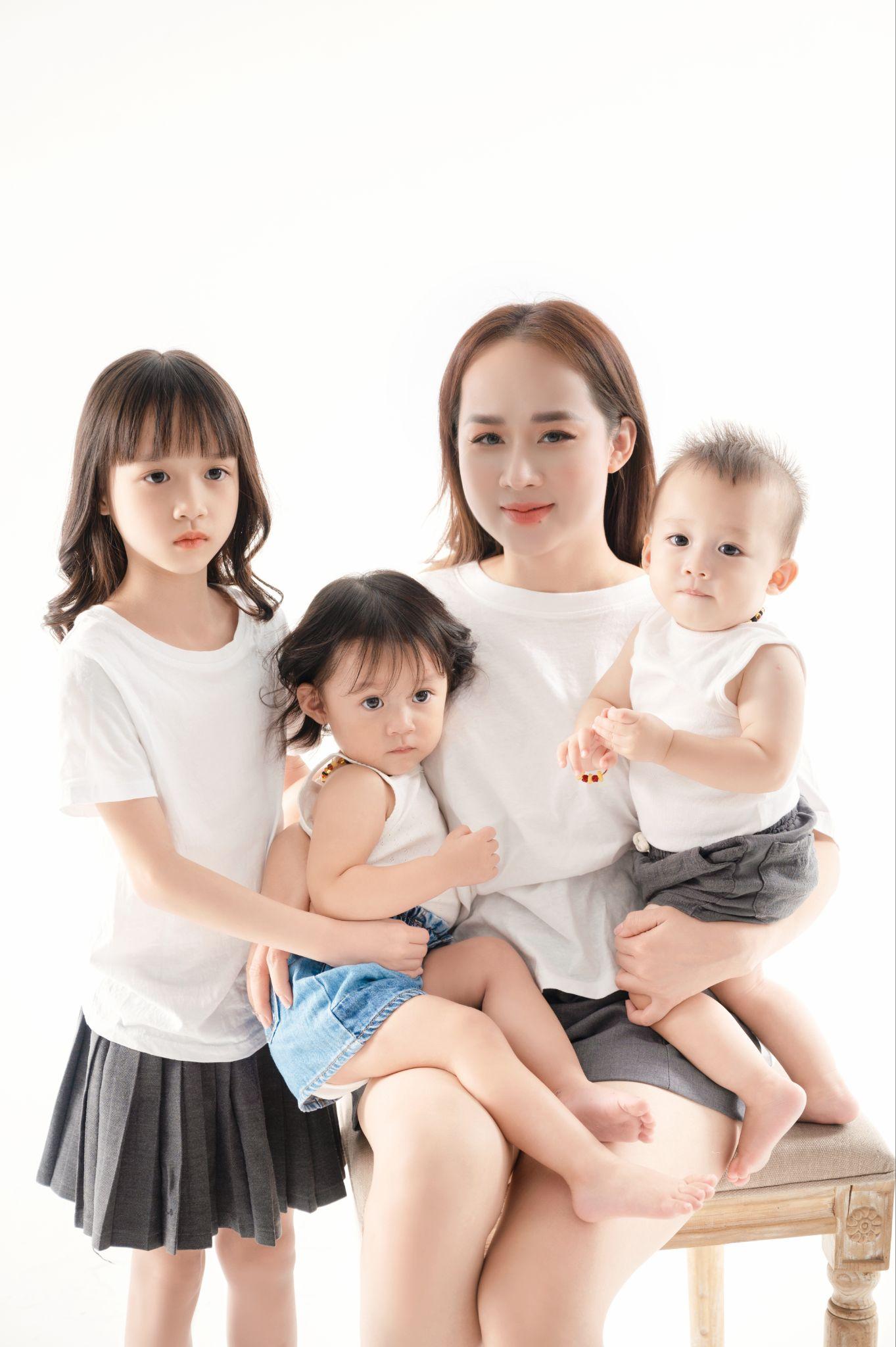 Chị Hoàng Thanh Thuỷ luôn tâm niệm tìm kiếm và dành những điều tốt nhất cho các em bé.