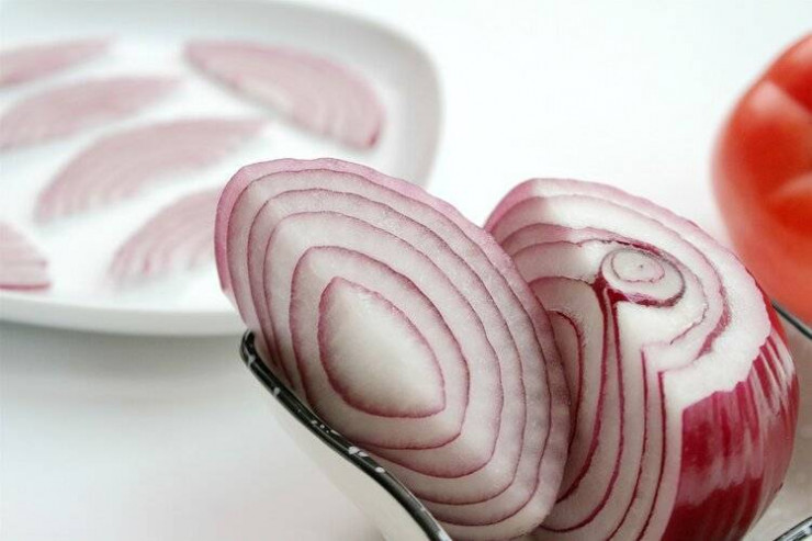 Người đàn ông 35 tuổi kiên quyết ăn hành sống mỗi ngày để chống lại khối u và đây là câu trả lời sau 3 tháng! - 2