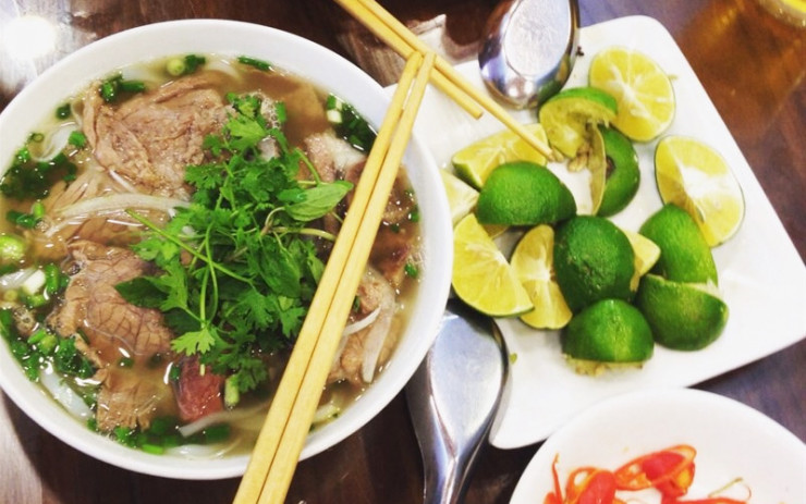 Bát phở thơm ngon với phần nước dùng thơm ngon đặc trưng