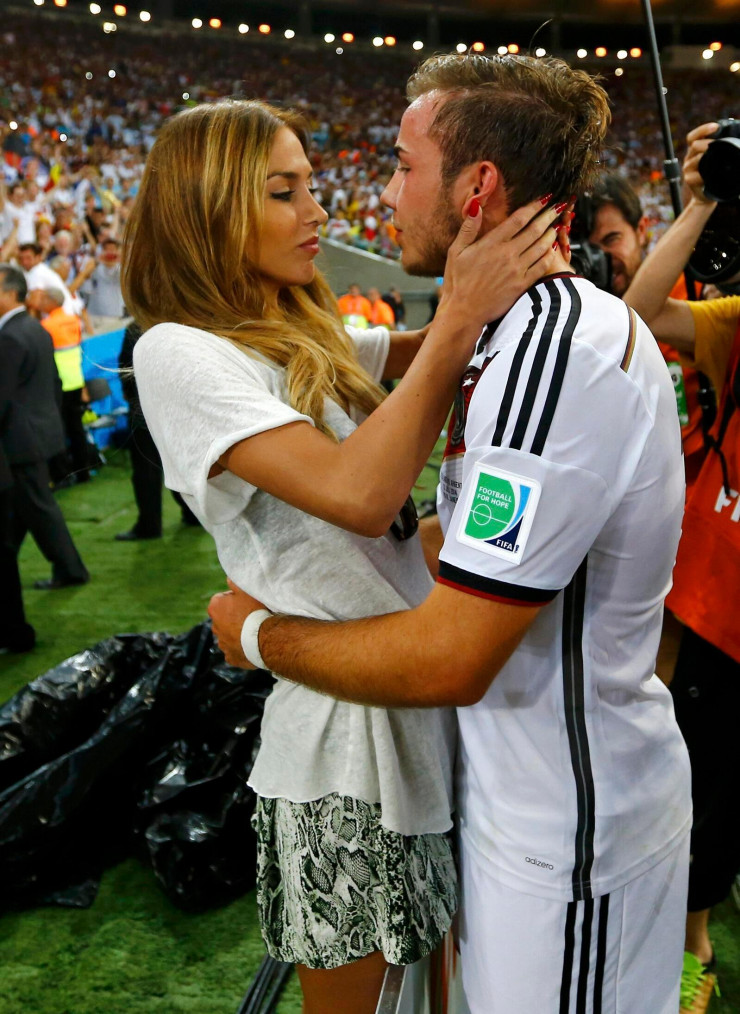 Những nàng WAGs xinh như mộng của tuyển Đức - 1