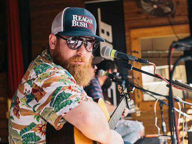 Đời sống Showbiz - Nam ca sĩ người Mỹ qua đời chỉ vài giờ sau hôn lễ