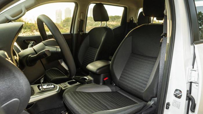 Khả năng cách âm trên Nissan Navara được cải tiến vượt trội nhờ việc bổ sung vật liệu cách âm 3 lớp, vật liệu hấp thụ tiếng ồn giữa khoang động cơ và cabin