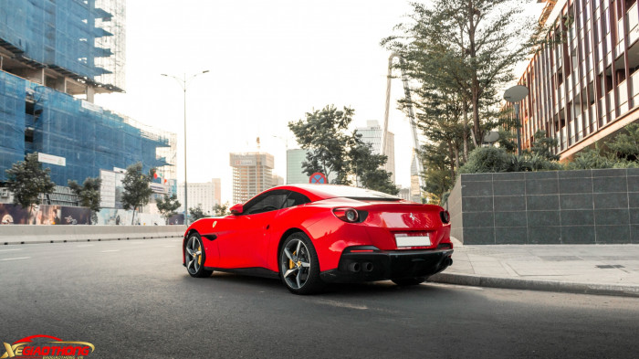 Tên xe được lấy cảm hứng từ ngôi làng “Portofino” ở phía Bắc Italy. “M” là viết tắt của “Modificata”, mang ý nghĩa "tinh chỉnh”