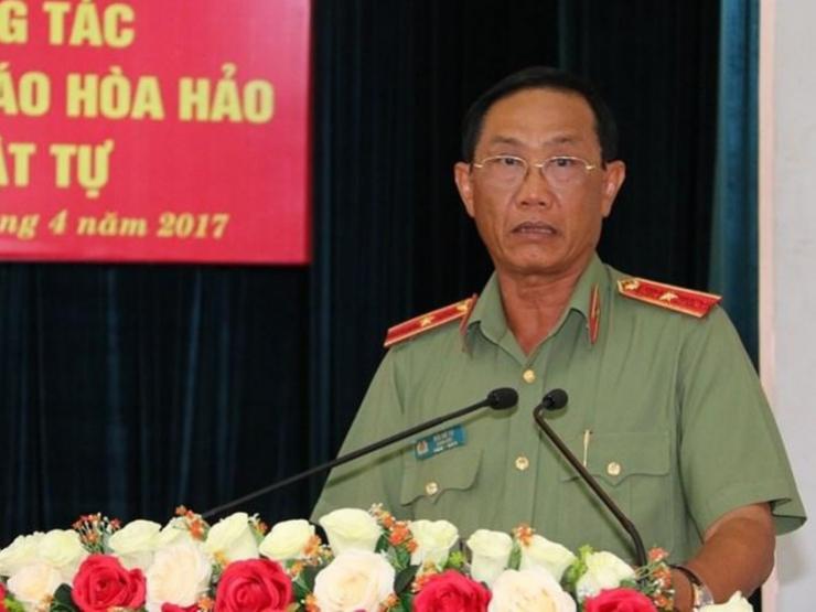 Tin tức trong ngày - Cách tất cả chức vụ trong Đảng đối với nguyên Giám đốc Công an An Giang Bùi Bé Tư