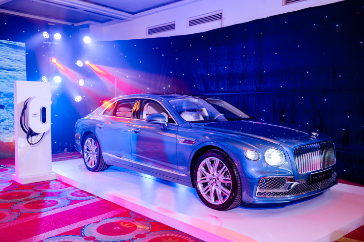 Bentley ra mắt xế hộp siêu sang Flying Spur Hybrid hoàn toàn mới tại Việt Nam - 4