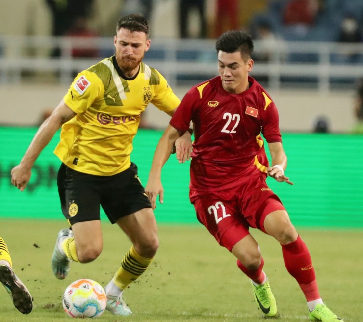 ĐT Việt Nam có trận đấu đáng khen ngợi trước Dortmund