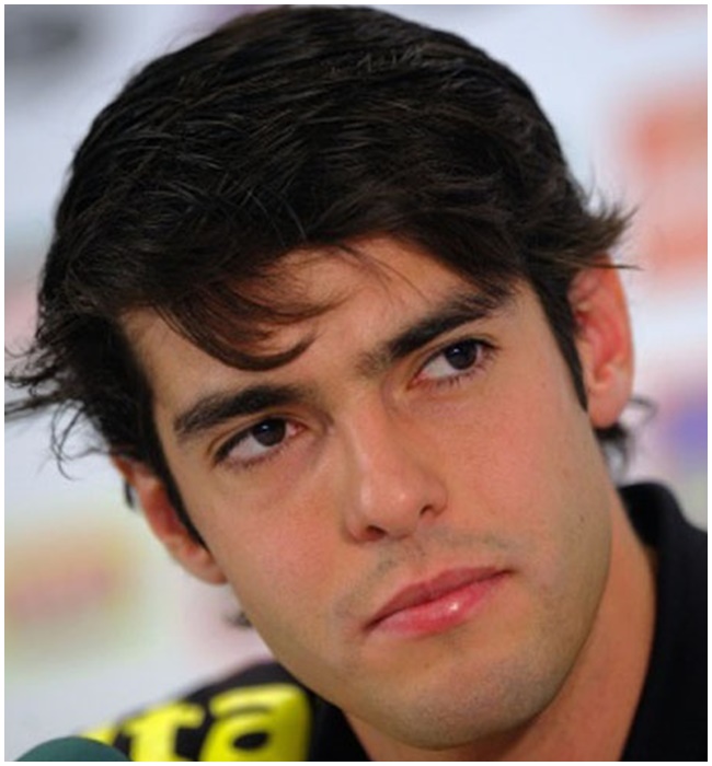 Ricardo Kaka là cựu cầu thủ bóng đá người Brazil từng được trao danh hiệu Quả bóng vàng châu Âu và Cầu thủ xuất sắc nhất năm 2007 của FIFA. Dù đã ở tuổi 40 nhưng siêu sao bóng đá này vẫn vô cùng điển trai và cuốn hút.
