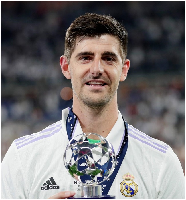 Thibaut Nicolas Marc Courtois là một cầu thủ bóng đá chuyên nghiệp người Bỉ thi đấu ở vị trí thủ môn. Cầu thủ này sở hữu chiều cao ấn tượng là 2m cùng gương mặt rất&nbsp;cuốn hút.
