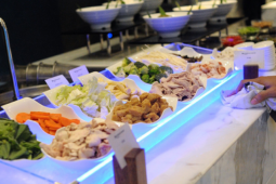 Sức khỏe đời sống - Trước và sau thi đấu, cầu thủ bóng đá thường ăn những món ăn gì để phục hồi thể lực?