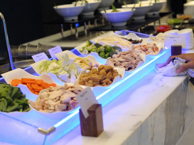 Sức khỏe đời sống - Trước và sau thi đấu, cầu thủ bóng đá thường ăn những món ăn gì để phục hồi thể lực?