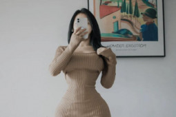 Bạn trẻ - Cuộc sống - Cô gái giấu mặt nhưng ai cũng mê mệt vì vóc dáng nóng bỏng