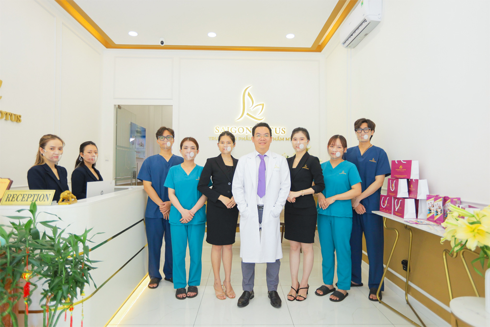 Bác sĩ Nguyễn Quốc Định - Người tân trang cho hàng ngàn nhan sắc - 2