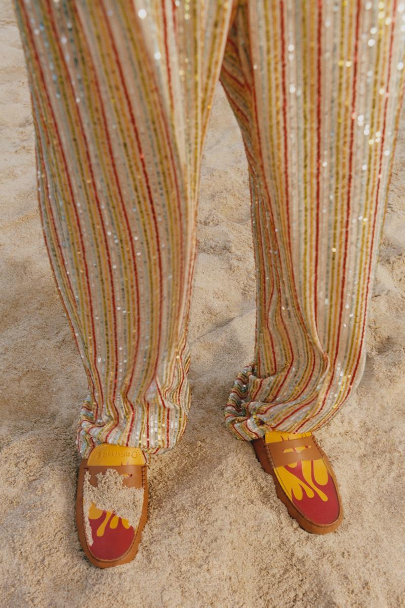 “Báo đen” Naomi Campell hoá thiên thần ăn chơi của Moncler - 1