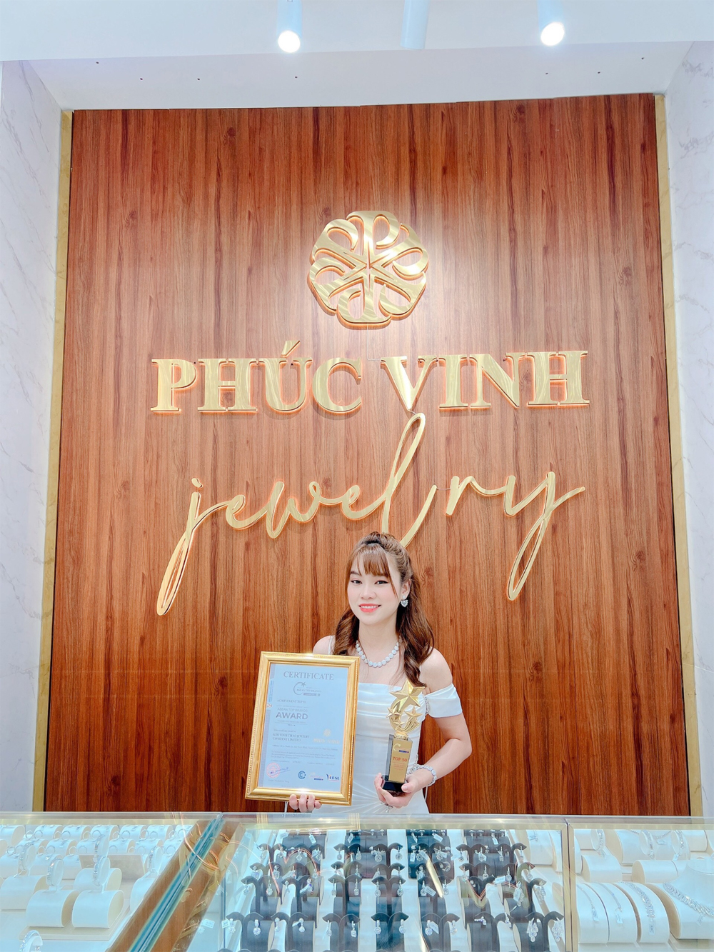 Giải thưởng khẳng định uy tín của thương hiệu Phúc Vinh Diamond Jewelry