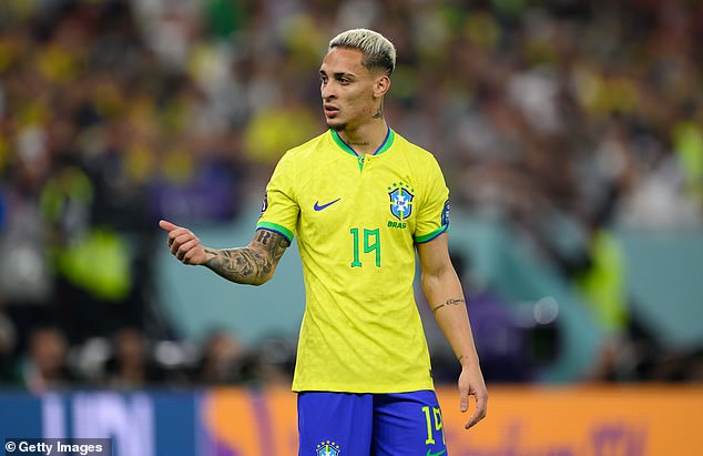 Antony tiết lộ tình trạng của mình và một số cầu thủ Brazil trong cuộc trả lời phỏng vấn gần đây.