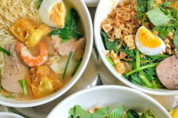 Ẩm thực - Lý do mỳ vằn thắn là món ăn Trung Hoa nhưng người Hà Nội cực thích và đi đâu để ăn ngon?