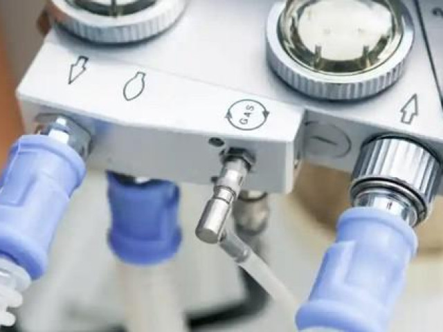 Phi thường - kỳ quặc - Bệnh nhân tắt máy thở của bạn cùng phòng vì… ồn ào