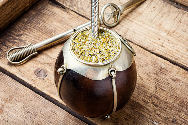 1. Yerba Mate là một loại trà, thức uống phổ biến nhất ở Argentina. Nếu tới đây, bạn sẽ thấy mọi người nhấm nháp loại thức uống có chứa caffein này.
