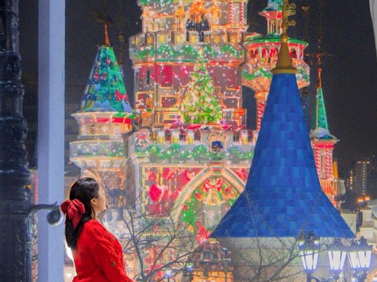 Du lịch - Lotte World "bật đèn" đón Noel: Lâu đài rực rỡ vô vàn concept, cứ ngỡ lạc vào xứ cổ tích