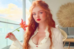 Bạn trẻ - Cuộc sống - Nhan sắc "siêu thực" của cô gái có mái tóc đỏ đẹp nhất hành tinh