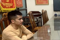 Pháp luật - Đối tượng chi 2 triệu mua bé gái 13 tuổi về phục vụ quán karaoke