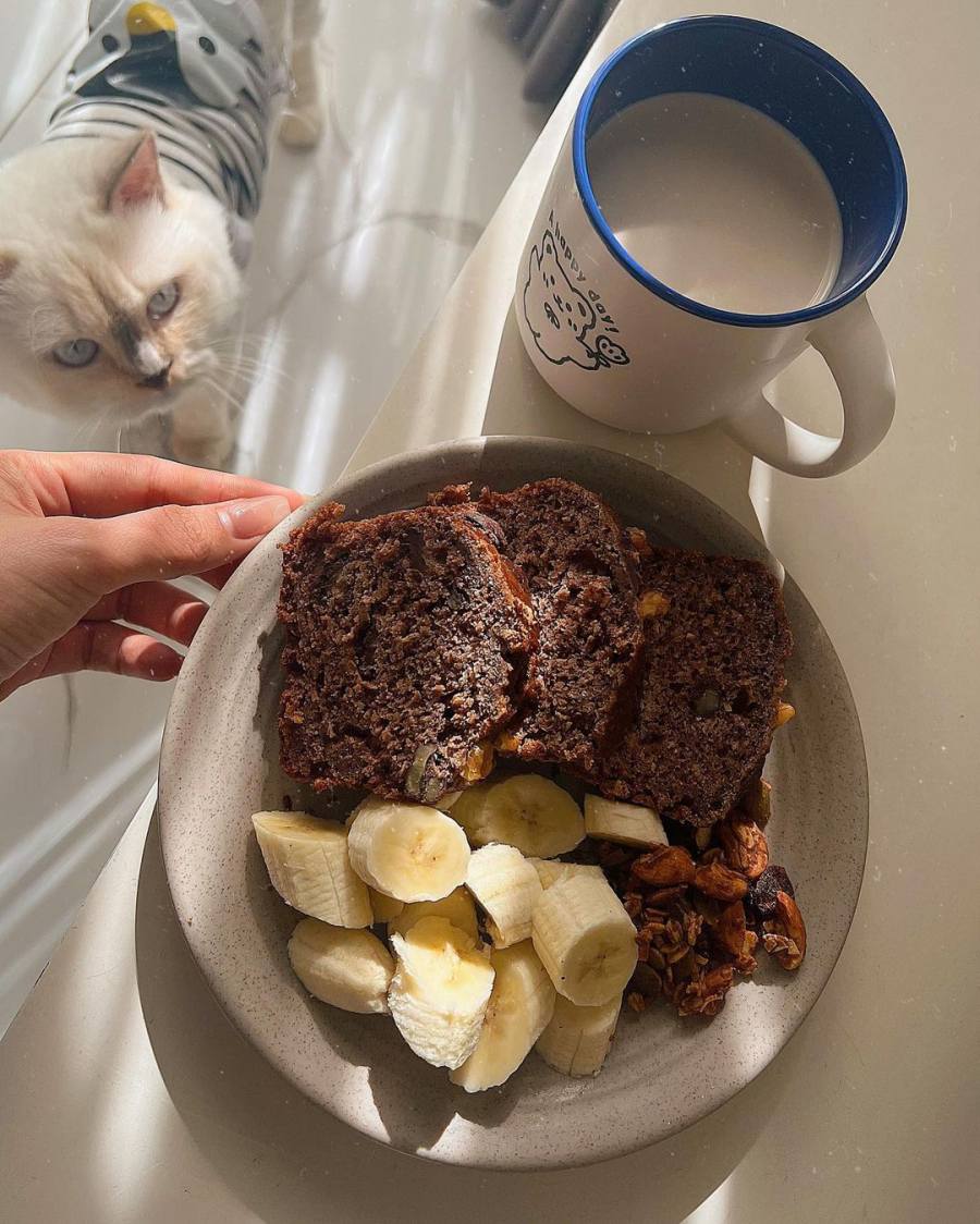 Bữa sáng đơn giản được Minh Trang tự tay chuẩn bị.