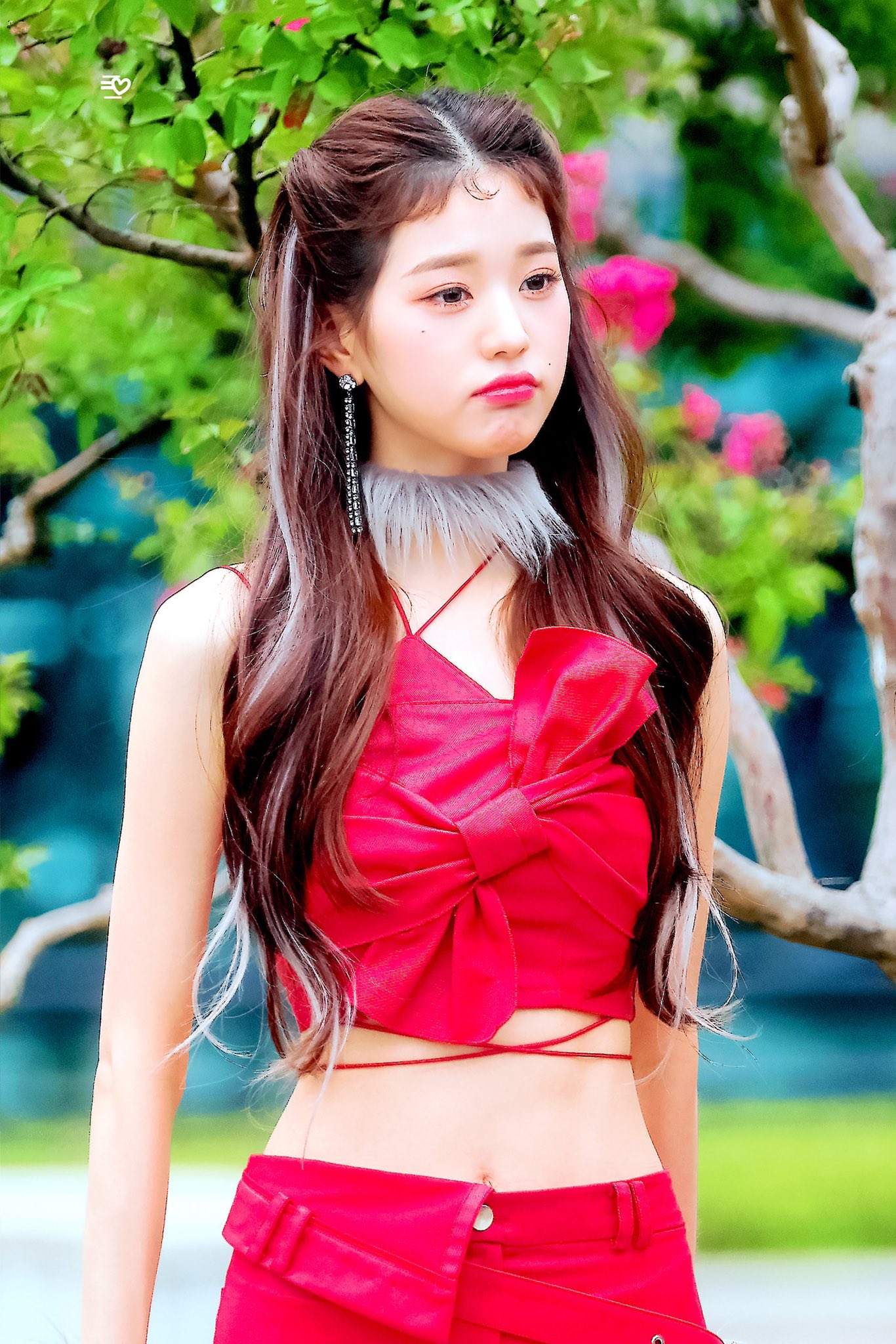 Học 2 idol xứ Hàn mặc crop top đẹp mê hồn - 1