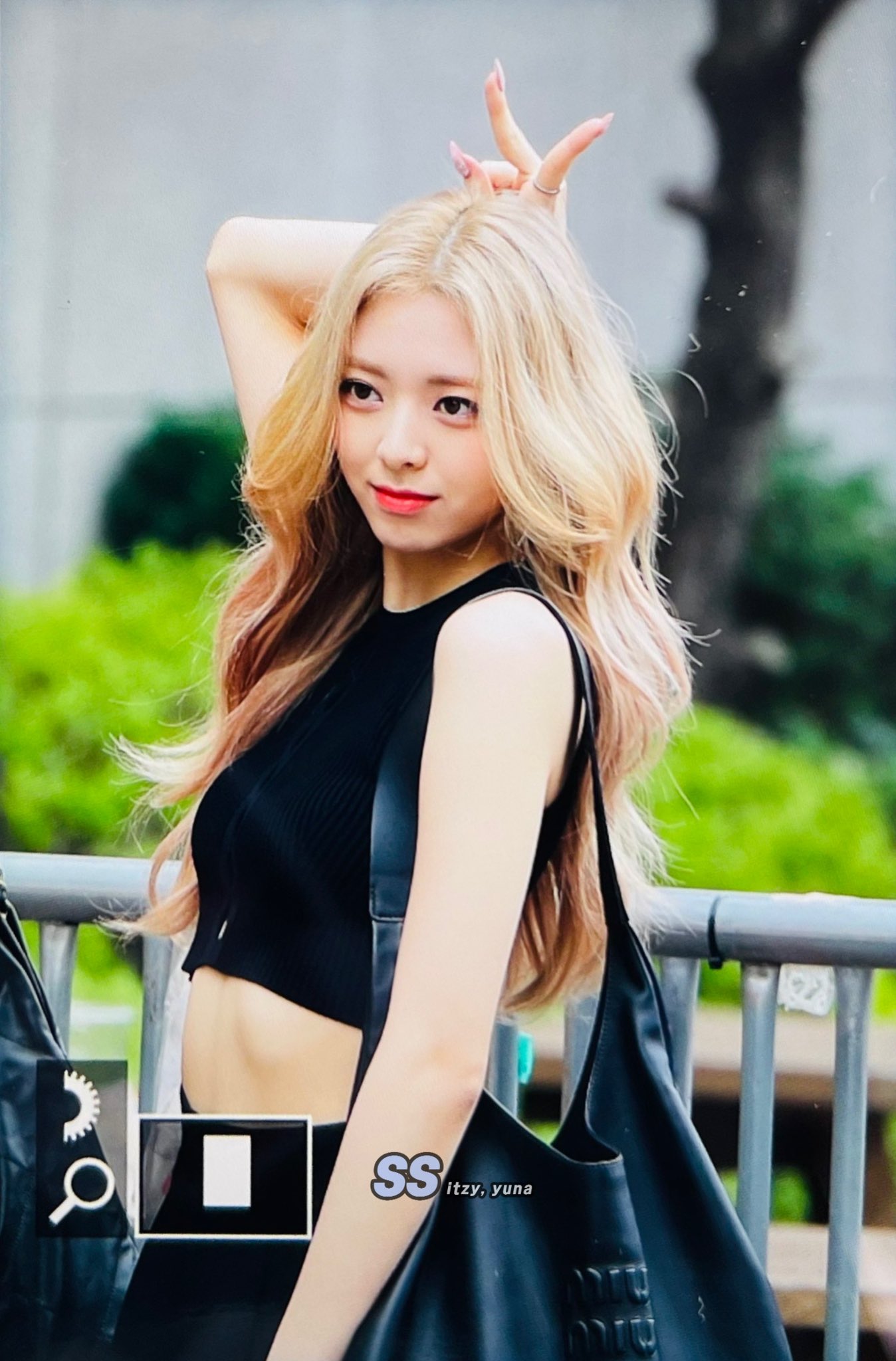 Học 2 idol xứ Hàn mặc crop top đẹp mê hồn - 10