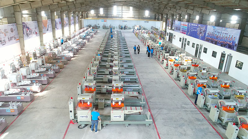 Máy sản xuất cửa nhôm xu hướng mới trong lĩnh vực sản xuất cửa nhôm hiện đại - 1