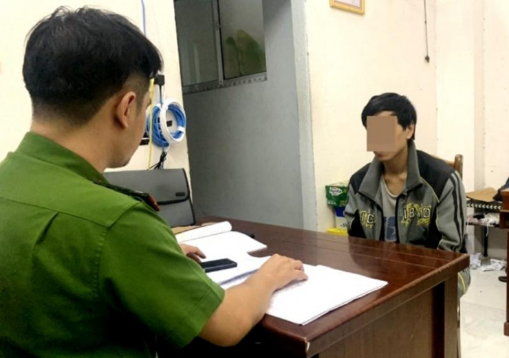 Công an quận Sơn Trà đã làm rõ hành vi lợi dụng thông tin tìm con trên facebook để nhắn tin, tống tiền gia đình nạn nhân của đối tượng&nbsp;Ph.V.C. (ảnh CAST)