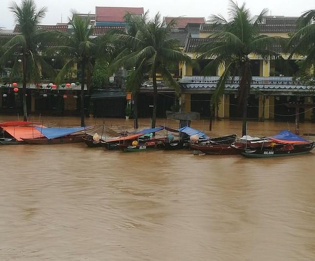 Nước sông Hoài dâng cao - Ảnh T. X. A