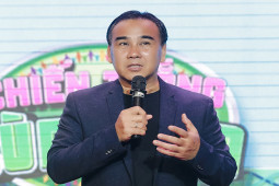 Đời sống Showbiz - MC Quyền Linh làm điều đặc biệt cho trẻ tự kỷ gây xúc động