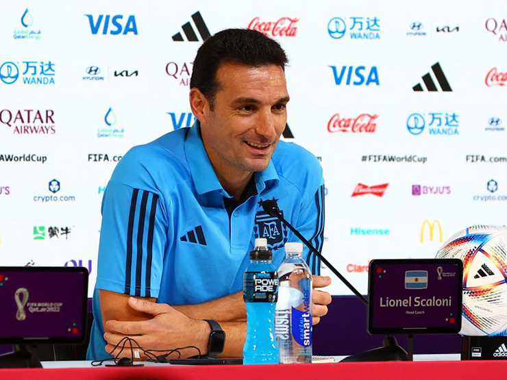 Bóng đá - Họp báo Argentina đấu Australia: Thầy Messi ngầm tố ban tổ chức thiên vị "Chuột túi"