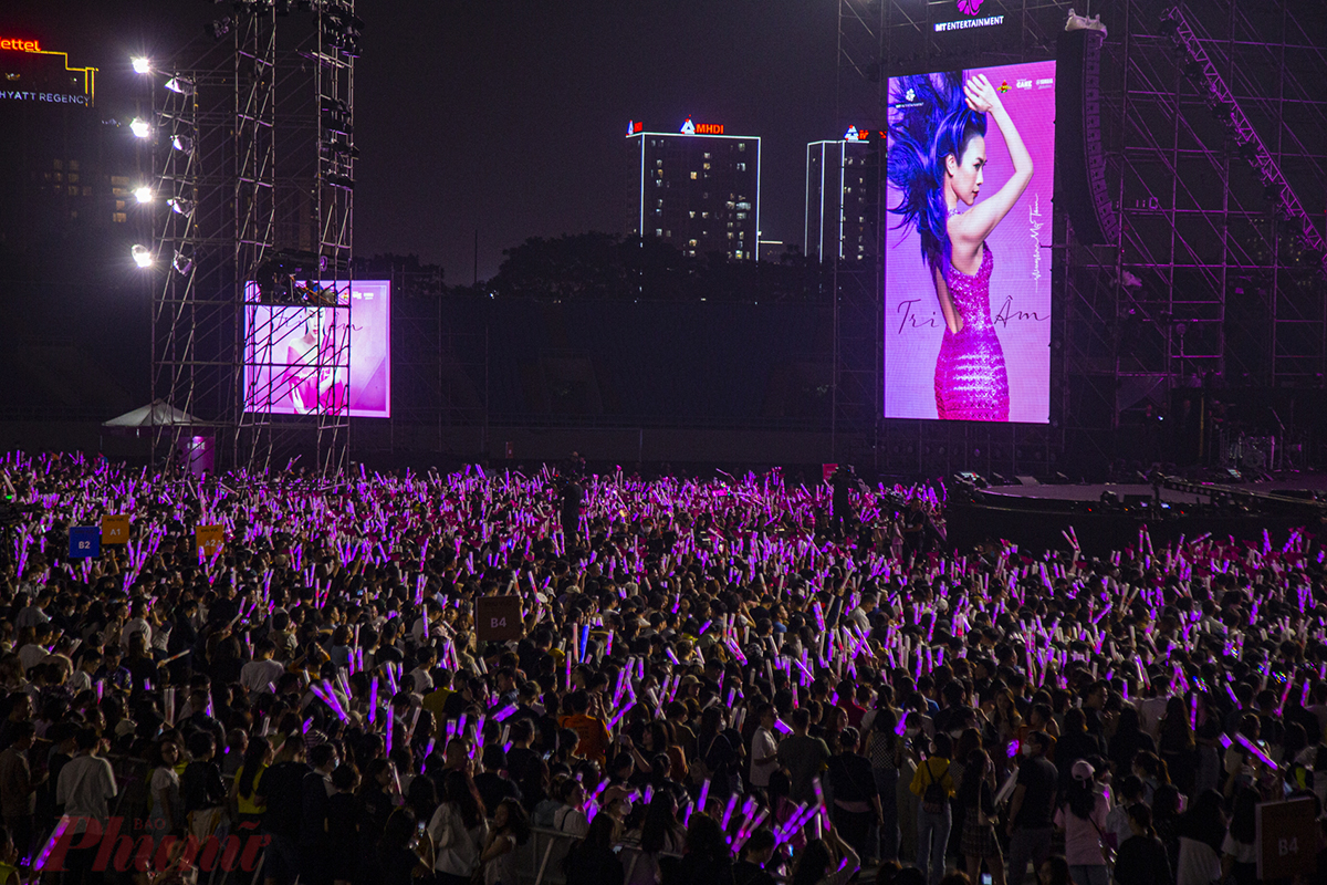 Liveshow “Tri Âm” kết lại với sự thỏa mãn của người xem nhưng cũng kèm theo Mỹ Tâm (Nguồn: ảnh mạng)