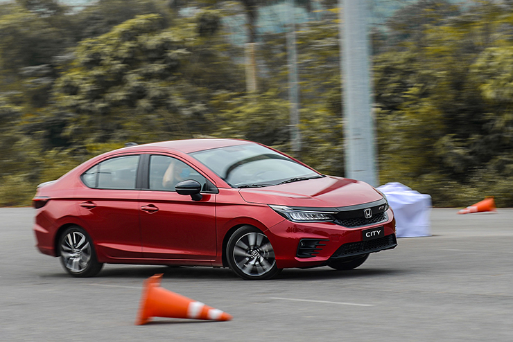 Giá xe Honda City niêm yết và lăn bánh tháng 12/2022 - 13