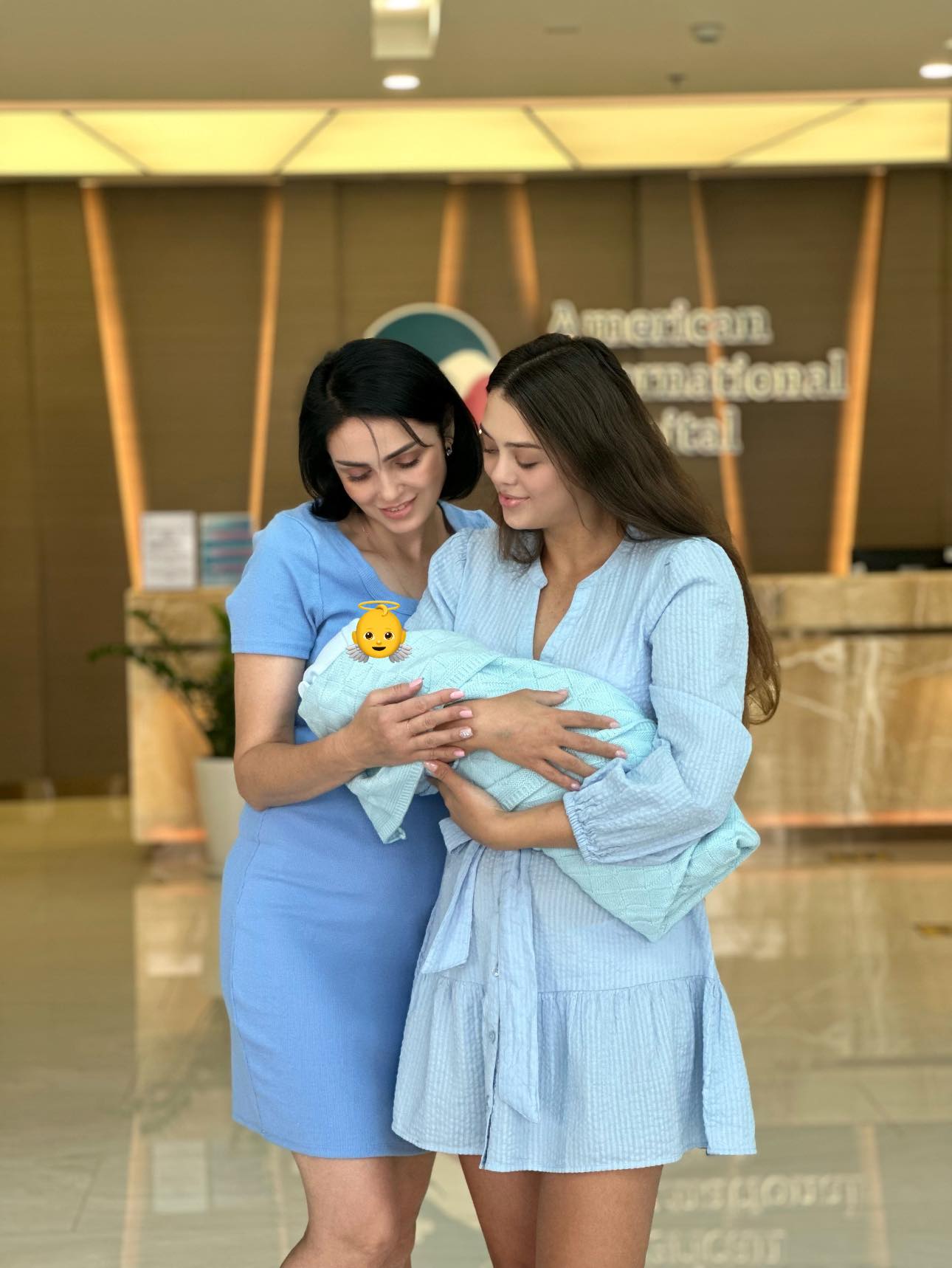 Dianka Zakhidova và mẹ ruột