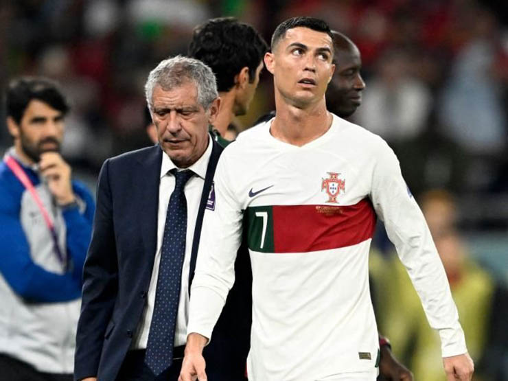 Bóng đá - HLV Santos nói lý do khiến Ronaldo bực tức, HLV Hàn Quốc chưa vội nghĩ tới Brazil