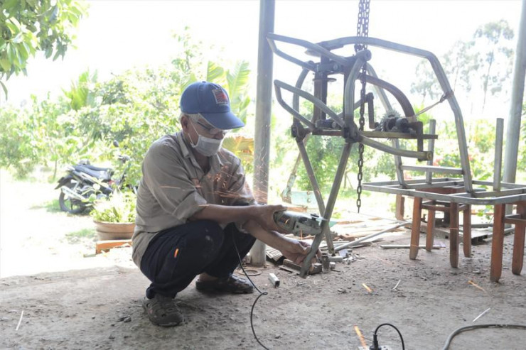 Ngựa sắt được làm từ 2 đến 3 tháng để hoàn thiện. Ảnh: HUỲNH DU