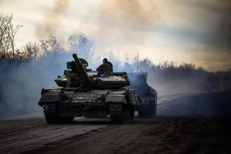 Quân đội Ukraine gặp tình trạng thiếu đạn dược trong cuộc chiến ở thành phố Bakhmut. Ảnh: Getty Images.