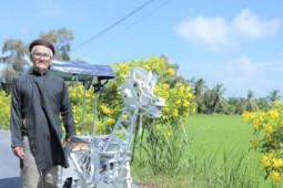 Tin tức trong ngày - Lão nông ở Long An chế tạo ngựa sắt đi được như thật