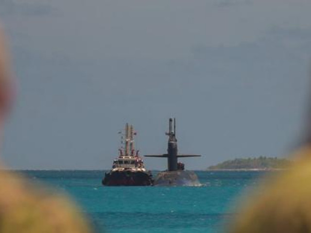 Mỹ nhắn nhủ đối thủ với chuyến thăm cảng bất thường của tàu ngầm hạt nhân