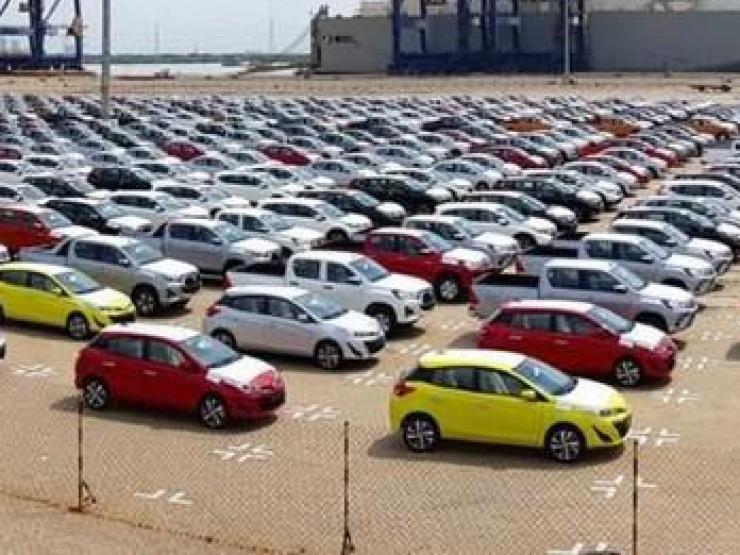 Thị trường - Tiêu dùng - Nóng tuần qua: Xe Indonesia ồ ạt vào Việt Nam, giá chỉ hơn 300 triệu đồng/chiếc