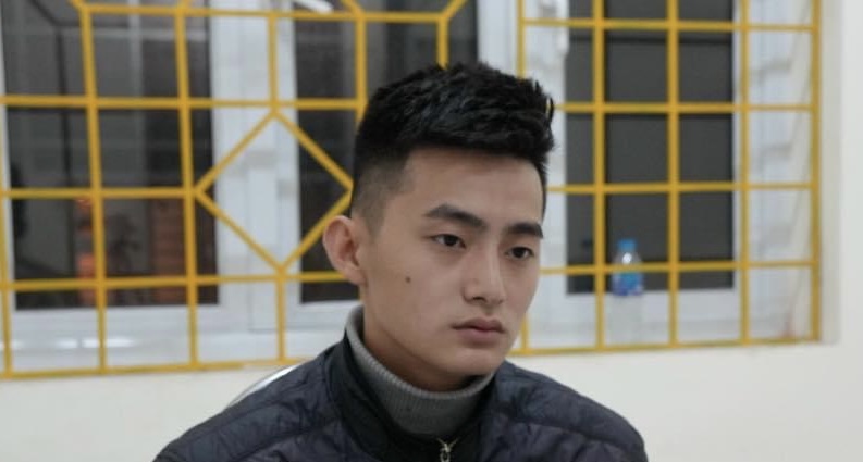 Phạm Hoàng Phúc tại trụ sở công an.